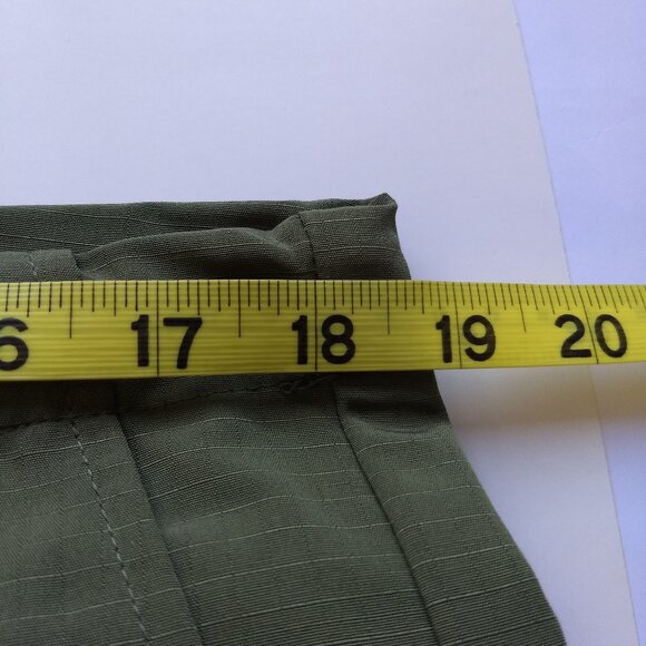 Local European Olive Green Oversized Rip Stop Pants New NWT 100% Polyester XS/S - Picture 10 of 14